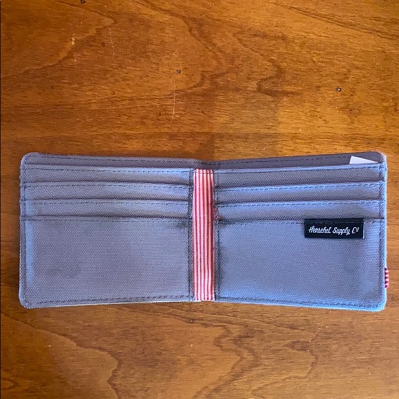 Grey Herschel and Co. wallet - Picture 2 of 7